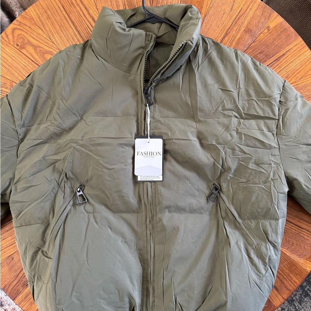 Amazon Green Cropped Puffer Jacket with Insulated Quilted Design